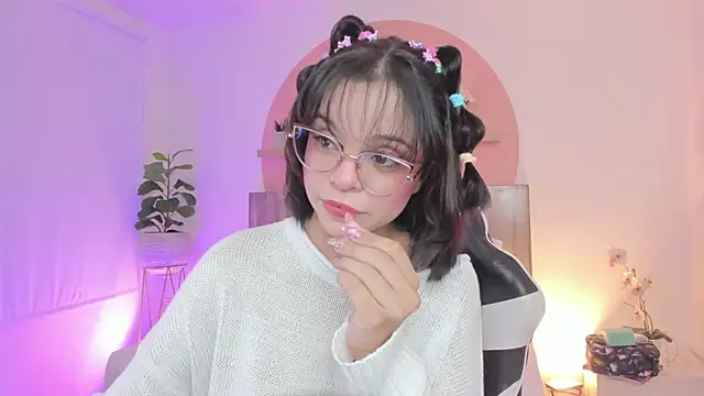 Clara Luu online show from 04/15/26, 03:13