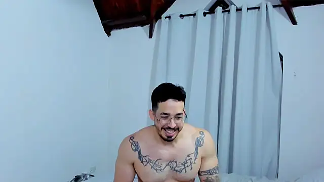 Hunter Hoott online show from 12/23/25, 01:03