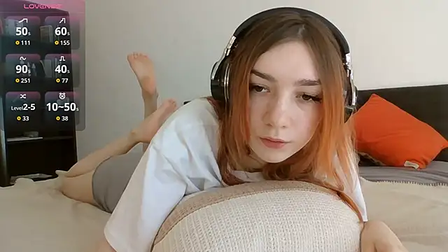 Snapshot of RedheadMisty chatting on 09/12/25, 10:04 RedheadMisty online show from 09/12/25, 10:04