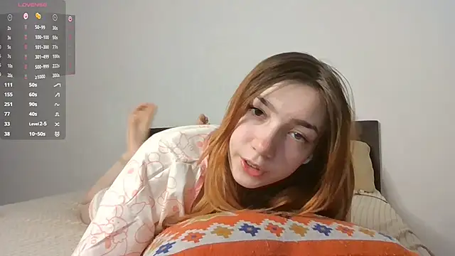 Snapshot of RedheadMisty chatting on 10/21/25, 10:05 RedheadMisty online show from 10/21/25, 10:05