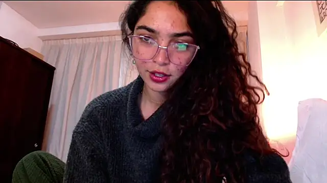 Snapshot of Ariagal chatting on 09/17/25, 09:16 Ariagal online show from 09/17/25, 09:16