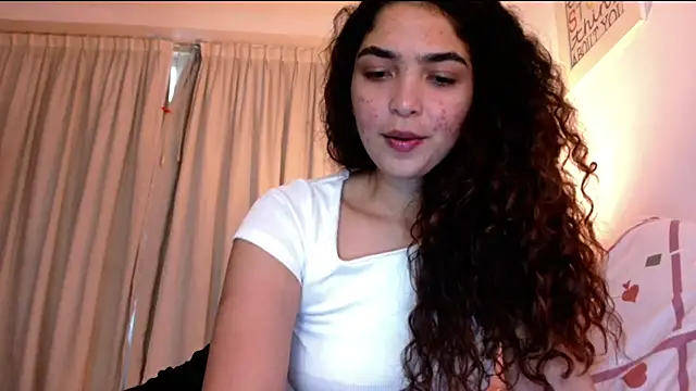 Snapshot of Ariagal chatting on 09/23/25, 09:07 Ariagal online show from 09/23/25, 09:07