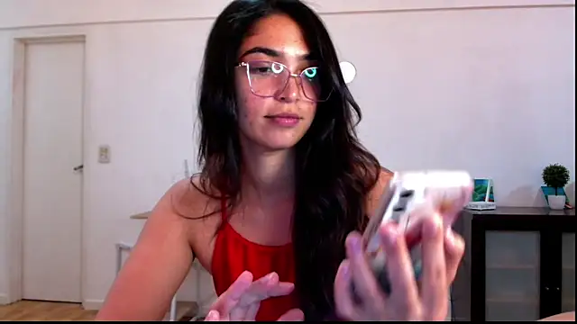 Snapshot of Ariagal chatting on 11/06/25, 06:31 Ariagal online show from 11/06/25, 06:31