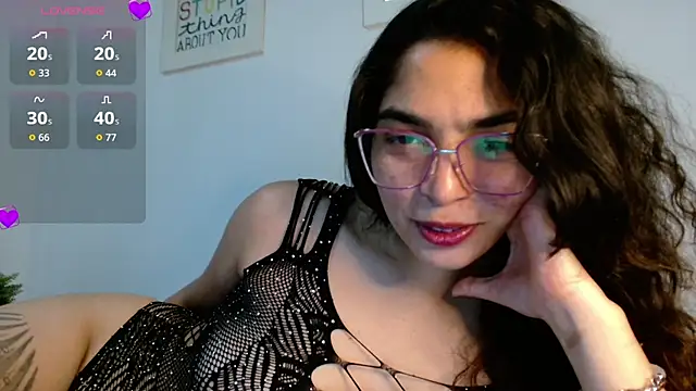Snapshot of Ariagal chatting on 12/16/25, 07:19 Ariagal online show from 12/16/25, 07:19