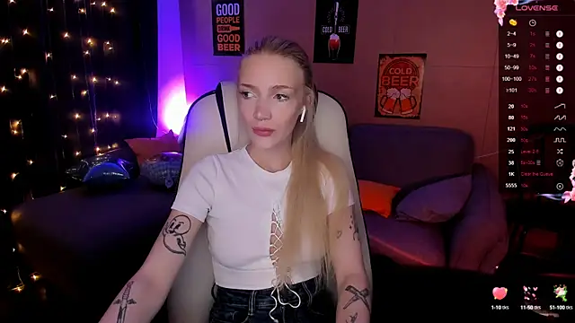 AnyaTaylor  online show from 09/30/25, 01:54