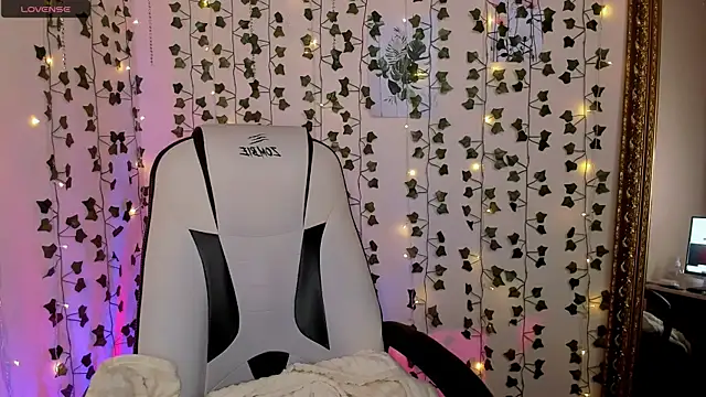 AnyaTaylor  online show from 02/06/26, 02:27