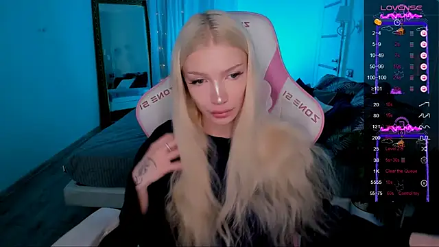 Snapshot of AnyaTaylor_ chatting on 05/21/26, 02:18 AnyaTaylor online show from 05/21/26, 02:18