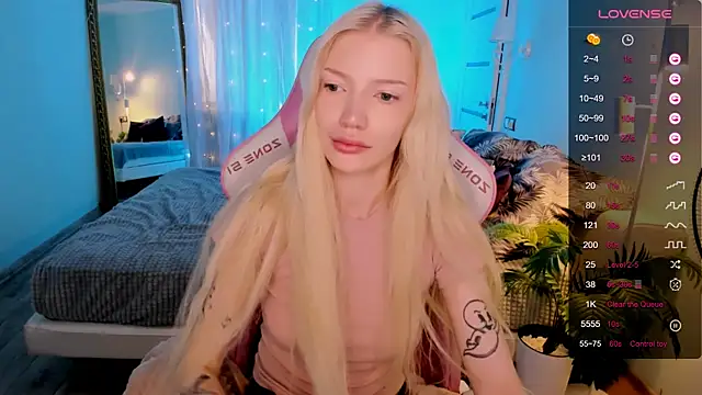 Snapshot of AnyaTaylor_ chatting on 05/31/26, 02:20 AnyaTaylor online show from 05/31/26, 02:20