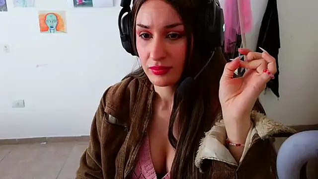 Snapshot of kendrafarq chatting on 05/13/26, 06:38 kendrafarq online show from 05/13/26, 06:38