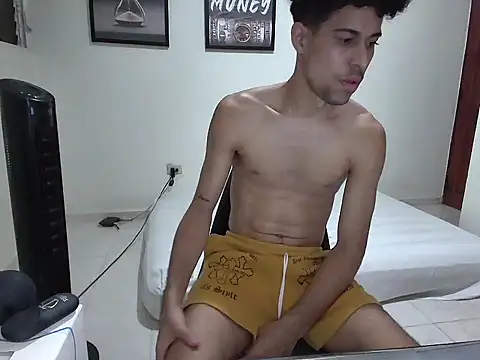 Snapshot of Dollarhot30 chatting on 09/16/25, 04:02 Dollarhot30 online show from 09/16/25, 04:02