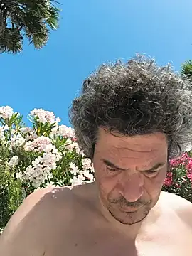 Snapshot of twitshe chatting on 06/19/26, 12:31 twitshe online show from 06/19/26, 12:31