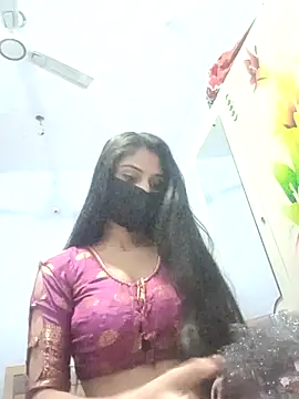 Hot-Soniya733 online show from 10/28/25, 07:38