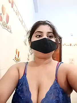 Snapshot of Hot-Soniya733 chatting on 04/01/26, 11:33 Hot-Soniya733 online show from 04/01/26, 11:33