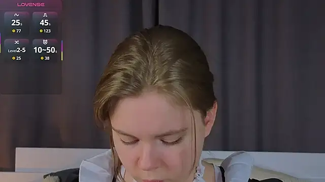 JulietteRain online show from 11/30/25, 05:39