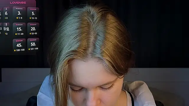 JulietteRain online show from 12/21/25, 05:42