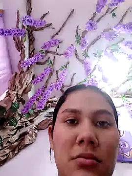 burbuja02 online show from 11/08/25, 02:17