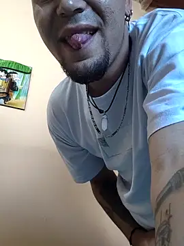 Snapshot of Juuaanp3 chatting on 09/09/25, 02:05 Juuaanp3 online show from 09/09/25, 02:05