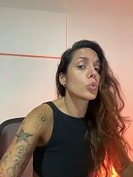 Sophia House  online show from 03/25/26, 01:00