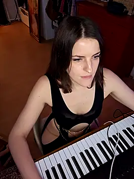 BelleFelicitas online show from 11/14/25, 05:11