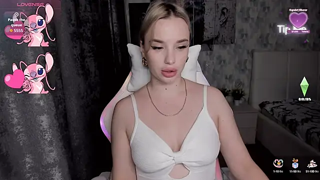 KiraKrox online show from 10/14/25, 06:31