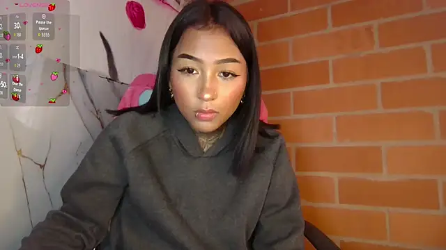 Snapshot of kitty_moon1 chatting on 09/09/25, 10:31 kitty moon1 online show from 09/09/25, 10:31