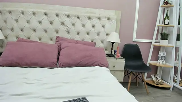 Snapshot of merlyaluna chatting on 04/20/26, 07:15 merlyaluna online show from 04/20/26, 07:15