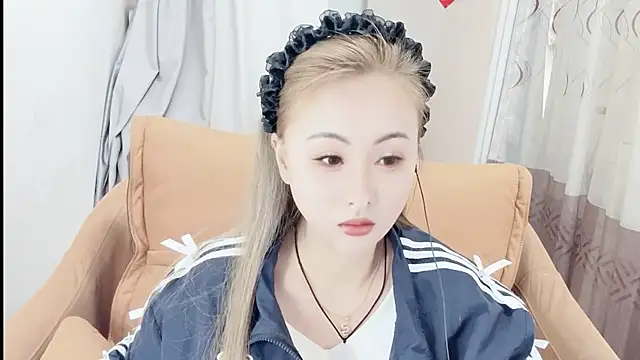 Snapshot of AUTUMN_1 chatting on 03/28/26, 05:07 AUTUMN 1 online show from 03/28/26, 05:07