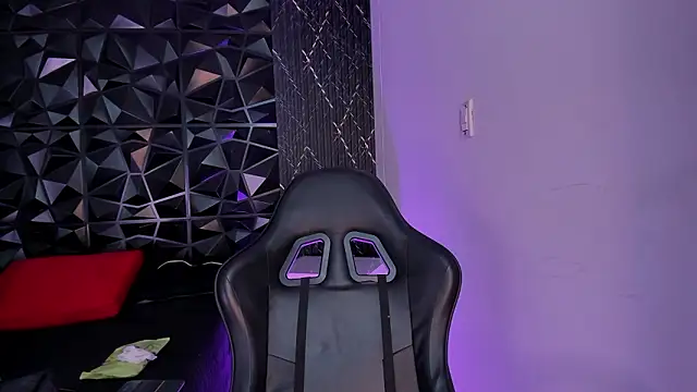 ChannelWhite  online show from 03/04/26, 09:21