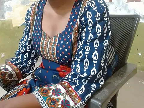 Snapshot of shallyji chatting on 10/15/25, 05:51 shallyji online show from 10/15/25, 05:51