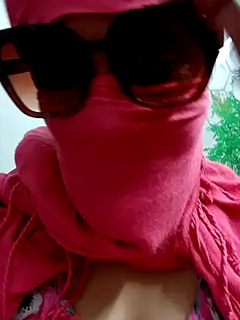 Snapshot of roshni19 chatting on 10/03/25, 09:12 roshni19 online show from 10/03/25, 09:12