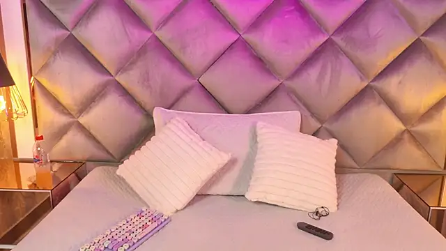 gemma sm online show from 10/03/25, 03:58