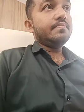 Snapshot of VJ17 chatting on 10/03/25, 06:10 VJ17 online show from 10/03/25, 06:10