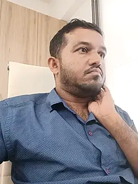 Snapshot of VJ17 chatting on 10/17/25, 07:44 VJ17 online show from 10/17/25, 07:44