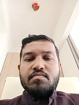 Snapshot of VJ17 chatting on 10/28/25, 05:00 VJ17 online show from 10/28/25, 05:00