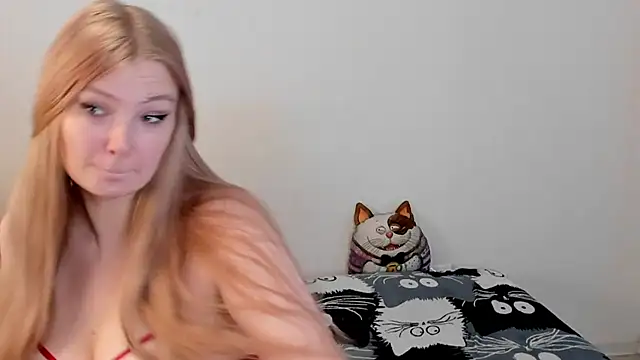 Snapshot of Leotorneo chatting on 10/15/25, 04:45 Leotorneo online show from 10/15/25, 04:45