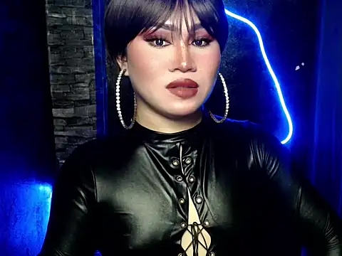 pretty lassy online show from 10/17/25, 06:49