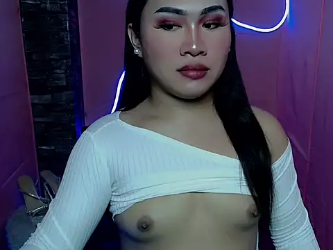 pretty lassy online show from 11/10/25, 06:18