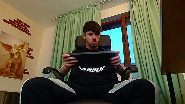 JonahShaw online show from 09/30/25, 04:28