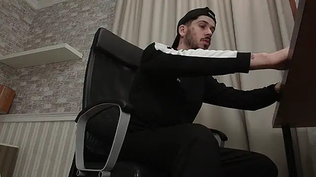 JonahShaw online show from 10/18/25, 04:37