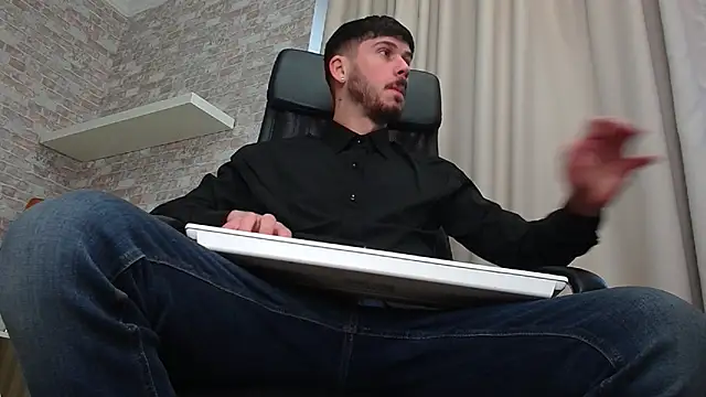 JonahShaw online show from 11/02/25, 05:10