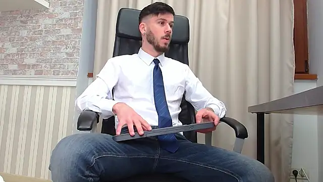 JonahShaw online show from 11/23/25, 05:18