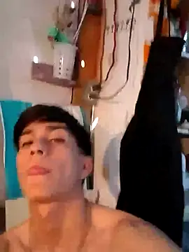 Snapshot of LUISSLEONN0958 chatting on 09/14/25, 05:12 LUISSLEONN0958 online show from 09/14/25, 05:12