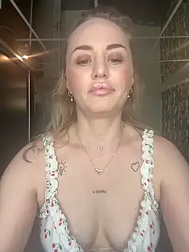 LiluMoon   online show from 05/10/26, 12:54