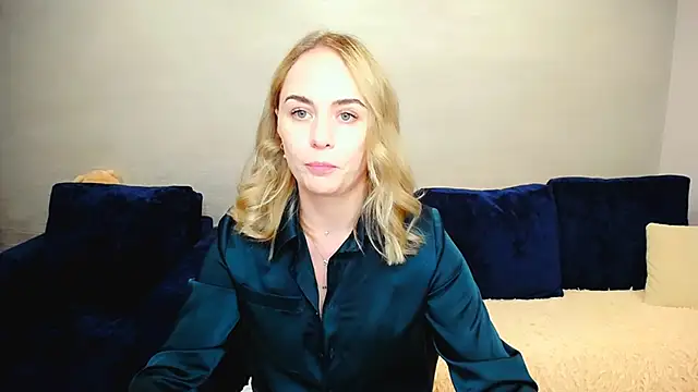 LiluMoon   online show from 06/15/26, 04:20