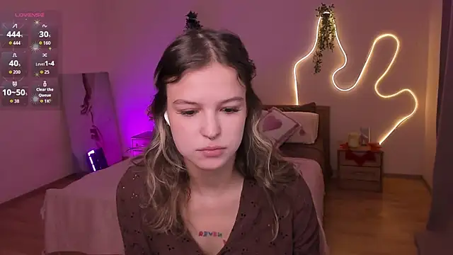 Lisa Blossom online show from 05/11/26, 06:08