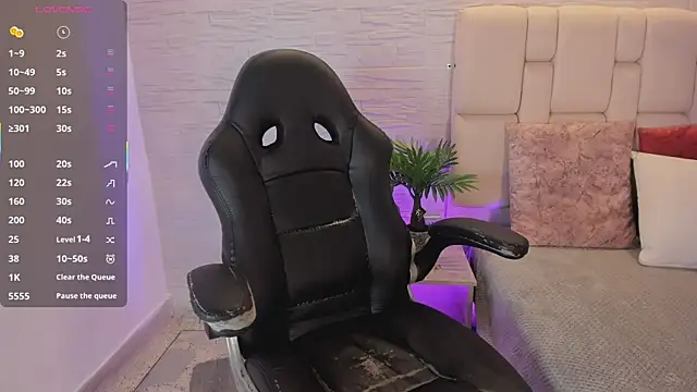 Mollycb online show from 09/19/25, 03:52