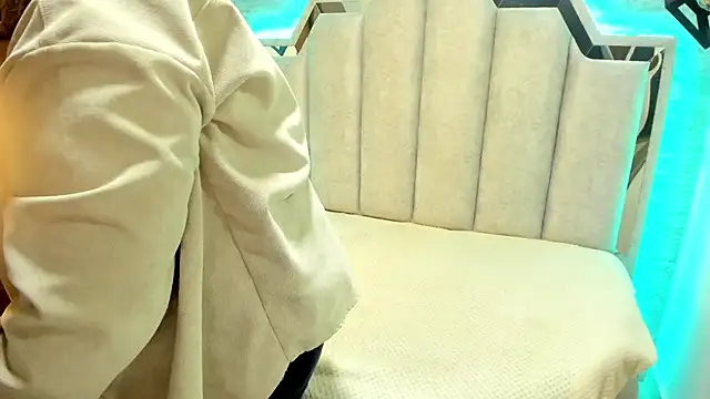  Emily rosee  online show from 09/27/25, 12:21