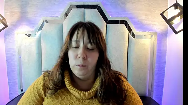  Emily rosee  online show from 10/28/25, 11:14