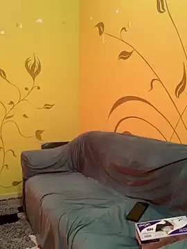 Snapshot of YayeeShow chatting on 09/25/25, 10:19 YayeeShow online show from 09/25/25, 10:19