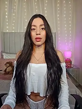 AriadnaTaylor online show from 12/05/25, 12:47